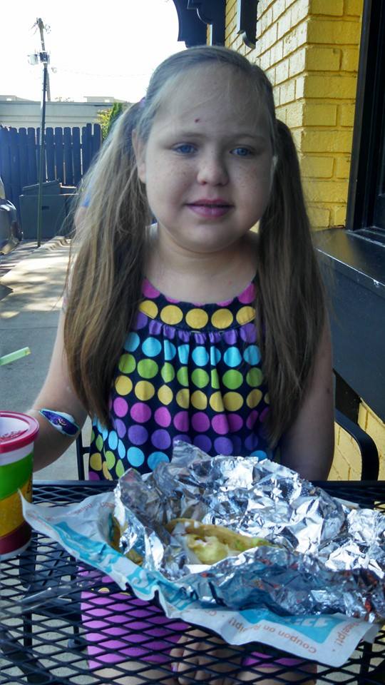 Lunch break with this sweetie at her favorite restaurant. Welcome to Moes!